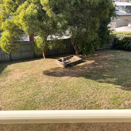 Spacious Modern Home Outstanding Views Sleeps 9 Hobart Eksteriør bilde