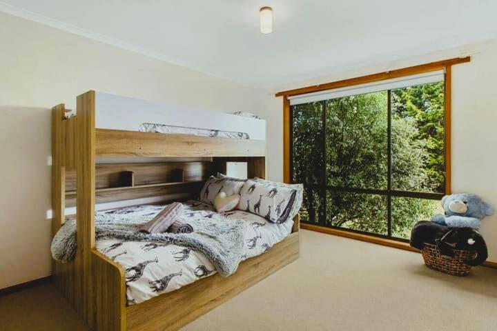 Spacious Modern Home Outstanding Views Sleeps 9 Hobart Eksteriør bilde